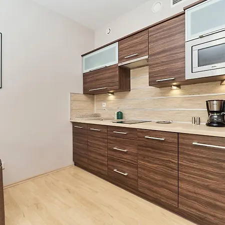 Krawiecka By Renters Апартаменты *