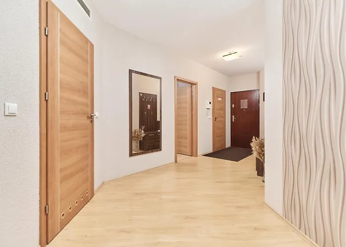 Krawiecka By Renters Appartamento *